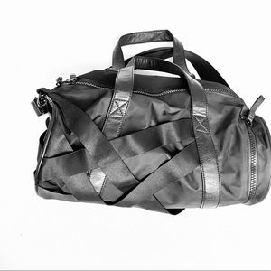 Lululemon duffel bag